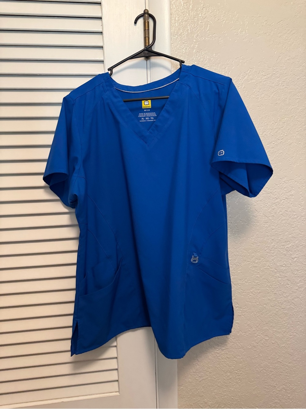 WonderWink Women's V-Neck Scrub Top - Royal Blue